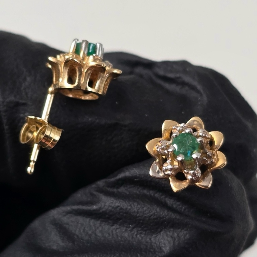 Watch Video / Rare 14K Gold Buttercup Emerald Stud Earrings